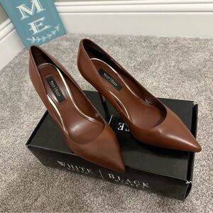 White House black market Olivia heels Size 8.5